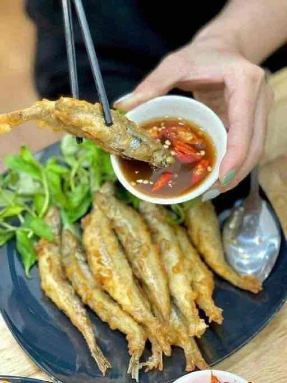CÁ TRỨNG CHIÊN GIÒN SỤN